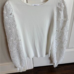 EUC Avara size M Elegant White Lace Sleeve sweater